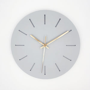 שעון קיר מעוצב לבית - דגם קו - אפור בהיר דמוי בטון - ShapeMixer